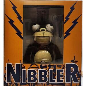 FUTURAMA NIBBLER Robot Action Toy Wind Up Tin Robot New in Box